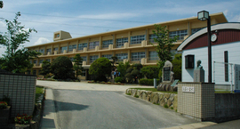 筑前町立三並小学校の写真