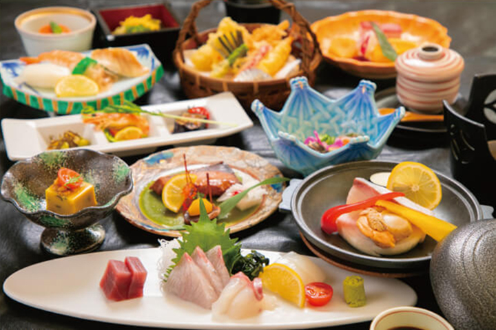 宴会用の会席料理の画像